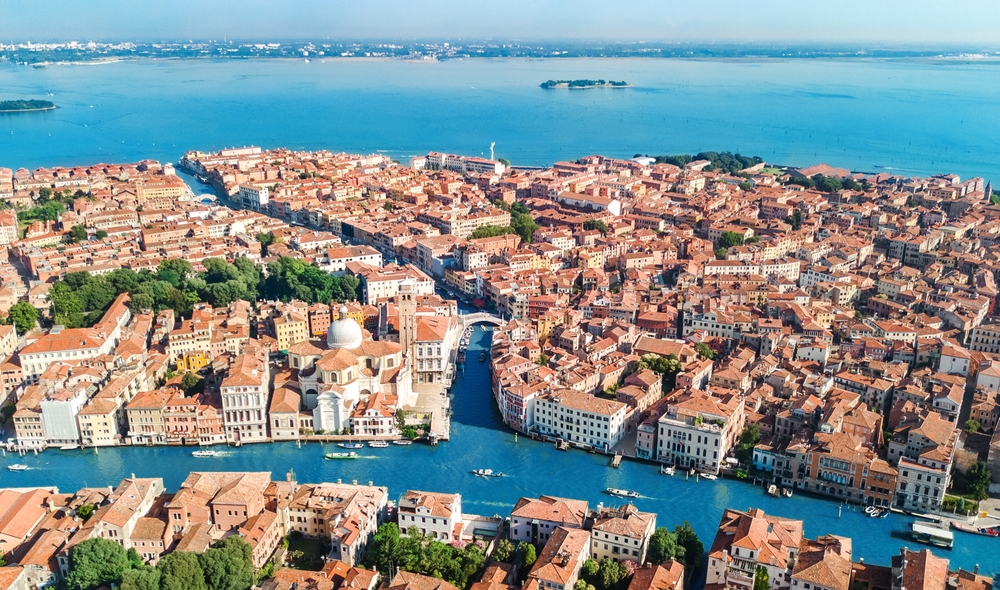 18-Day Landscapes of Spain, Southern France Tour from Madrid: Merida, Seville, Bacelona, Carcassone, Nimes, Avignon, Cote d´Azur, Milan, Garda Lake | Welcome Tapas Dinner/Farewell Dinner | Free Airport Pick-up & Drop-off Service